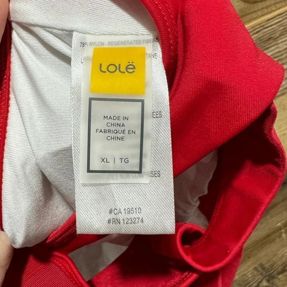 LOLE BIKINI top, red and white tropical floral print excellent condition US XL - Picture 4 of 4